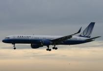 United Airlines, Boeing 757-222(WL), N544UA, c/n 25322/405, in YVR