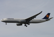 Lufthansa, Airbus A330-343X, D-AIKM, c/n 913, in SEA