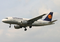 Lufthansa, Airbus A319-114, D-AILM, c/n 694, in LHR
