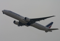 Air France, Boeing 777-328ER, F-GSQV, c/n 32854/636, in HKG