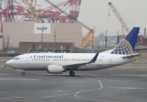 Continental Airlines, Boeing 737-524(WL), N37615, c/n 27328/2640, in EWR