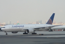 Continental Airlines, Boeing 777-224ER, N74007, c/n 29477/197, in EWR