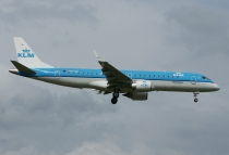 KLM Cityhopper, Embraer ERJ-190STD, PH-EZB, c/n 19000235, in ZRH