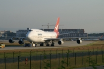 Qantas Airways, Boeing 747-438, VH-OJC, c/n 24406/751, in FRA