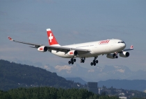 Swiss Intl. Air Lines, Airbus A340-313X, HB-JML, c/n 263, in ZRH