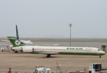 EVA Air, McDonnell Douglas MD-90-30, B-17913, c/n 53537/2162, in MFM