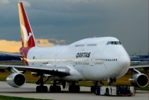 Qantas Airways, Boeing 747-438, VH-OJA, c/n 24354/731, in FRA