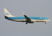 KLM - Royal Dutch Airlines, Boeing 737-8K2(WL), PH-BXE, c/n 29595/552, in BCN