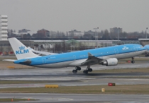 KLM - Royal Dutch Airlines, Airbus A330-203, PH-AOL, c/n 900, in AMS