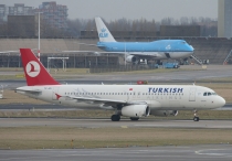 Turkish Airlines, Airbus A320-232, TC-JPL, c/n 3303, in AMS