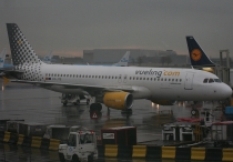 Vueling Airlines, Airbus A320-214, EC-JTQ, c/n 2794, in AMS
