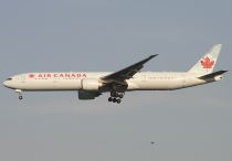 Air Canada, Boeing 777-333ER, C-FIUL, c/n 35255/642, in PEK