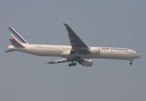 Air France, Boeing 777-328ER, F-GSQE, c/n 32851/492, in PEK 