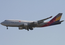 Asiana Airlines, Boeing 747-48EM, HL7428, c/n 28552/1160, in PEK