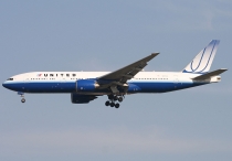United Airlines, Boeing 777-222ER, N217UA, c/n 30550/294, in PEK