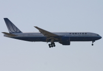 United Airlines, Boeing 777-222ER, N221UA, c/n 30552/347, in PEK
