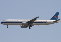 China Southern Airlines, Airbus A321-231, B-2417, c/n 2521, in PEK