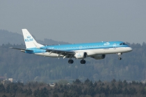 KLM Cityhopper, Embraer ERJ-190STD, PH-EZF, c/n 19000304, in ZRH