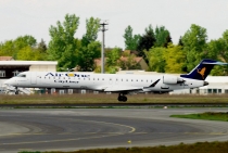Air One CityLiner, Canadair CRJ-900ER, EI-DRK, c/n 15076, in TXL