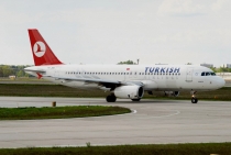 Turkish Airlines, Airbus A320-232, TC-JPD, c/n 2934, in TXL