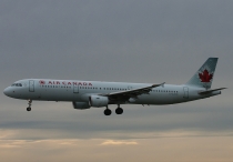 Air Canada, Airbus A321-211, C-GJWD, c/n 1748, in YVR