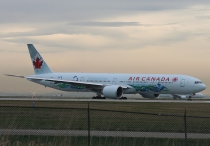 Air Canada, Boeing 777-333ER, C-FIVS, c/n 35784-797, in YVR