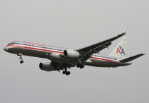 American Airlines, Boeing 757-223(WL), N657AM, c/n 24615/409, in YVR
