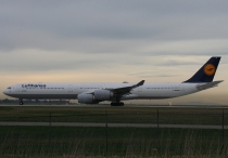 Lufthansa, Airbus A340-642, D-AIHI, c/n 569, in YVR