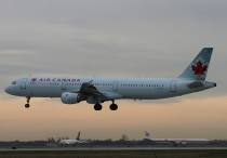 Air Canada, Airbus A321-211, C-GJWO, c/n 1811, in YVR