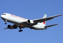 Air Canada, Boeing 767-3Y0ER, C-GHPD, c/n 24999/354, in YVR