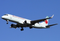Air Canada, Embraer ERJ-190AR, C-FGMF, c/n 19000019, in YVR