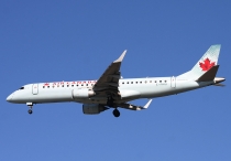 Air Canada, Embraer ERJ-190AR, C-FHIU, c/n 19000037, in YVR