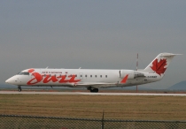 Air Canada Jazz, Canadair CRJ-100ER, C-FWRT, c/n 7118, in YVR