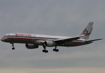 American Airlines, Boeing 757-223(WL), N674AN, c/n 29424/816, in YVR