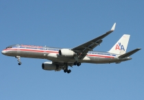 American Airlines, Boeing 757-223(WL), N683A, c/n 25340/491, in YVR