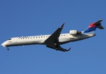 SkyWest Airlines (Delta Connection), Canadair CRJ-701, N340CA, c/n 10062, in YVR