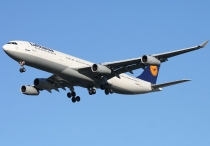 Lufthansa, Airbus A340-311, D-AIGD, c/n 028, in YVR