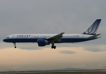 United Airlines, Boeing 757-222, N530UA, c/n 25043/353, in YVR