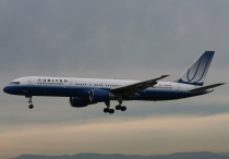 United Airlines, Boeing 757-222, N597UA, c/n 28750/841, in YVR
