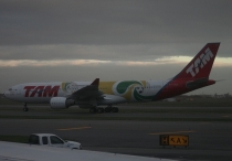 TAM Airlines, Airbus A330-223, PT-MVP, c/n 961, in JFK