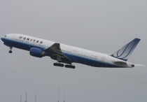 United Airlines, Boeing 777-222ER, N221UA, c/n 30552/347, in SEA