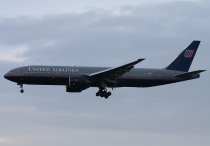 United Airlines, Boeing 777-222ER, N786UA, c/n 26938/52, in SEA