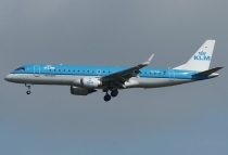 KLM Cityhopper, Embraer ERJ-190STD, PH-EZB, c/n 190000235, in BRU