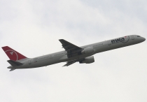 NWA - Northwest Airlines, Boeing 757-351, N589NW, c/n 32989/1025, in SEA