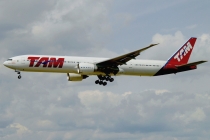 TAM Airlines, Boeing 777-32WER, PT-MUD, c/n 37667/751, in FRA