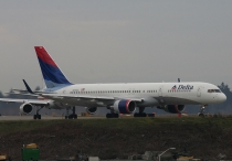 Delta Air Lines, Boeing 757-232(WL), N650DL, c/n 24390/230, in SEA