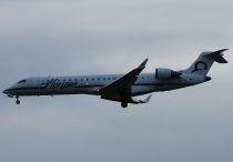 Horizon Air, Canadair CRJ-701, N617QX, c/n 10130, in SEA