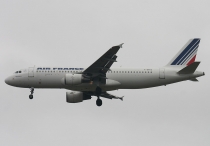 Air France, Airbus A320-211, F-GFKU, c/n 226, in LHR