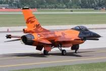 Luftwaffe - Niederlande, General Dynamics F-16AM Fighting Falcon, J-015, c/n 6D-171, in LHKE  