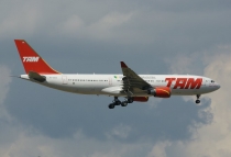 TAM Airlines, Airbus A330-203, PT-MVK, c/n 486, in FRA